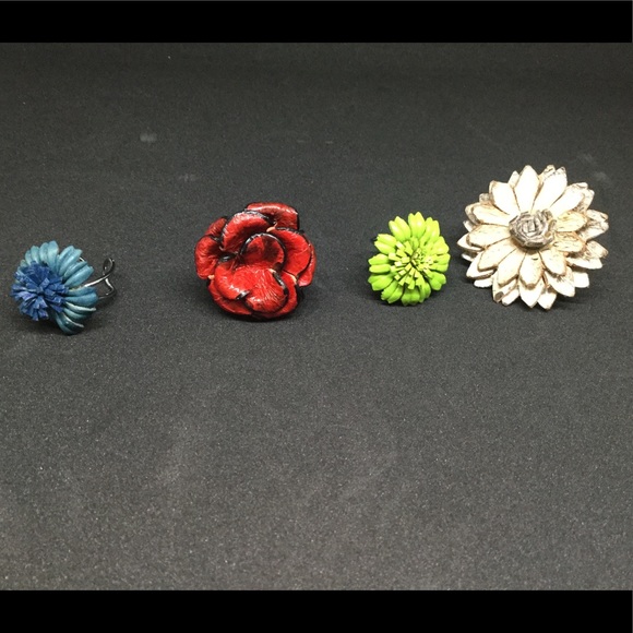 Collection of 4 adjustable leather flower rings - Picture 14 of 14